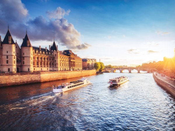 Ophorus Tours - Ultimate Parisian Night: Private Dinner Cruise & Illuminated Landmarks
