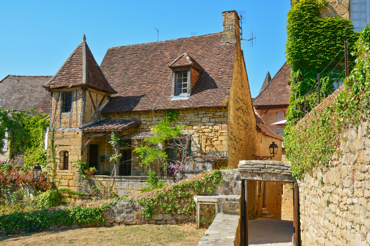 Ophorus Tours - Step Back in Time: Private Walking Tour of Medieval Sarlat