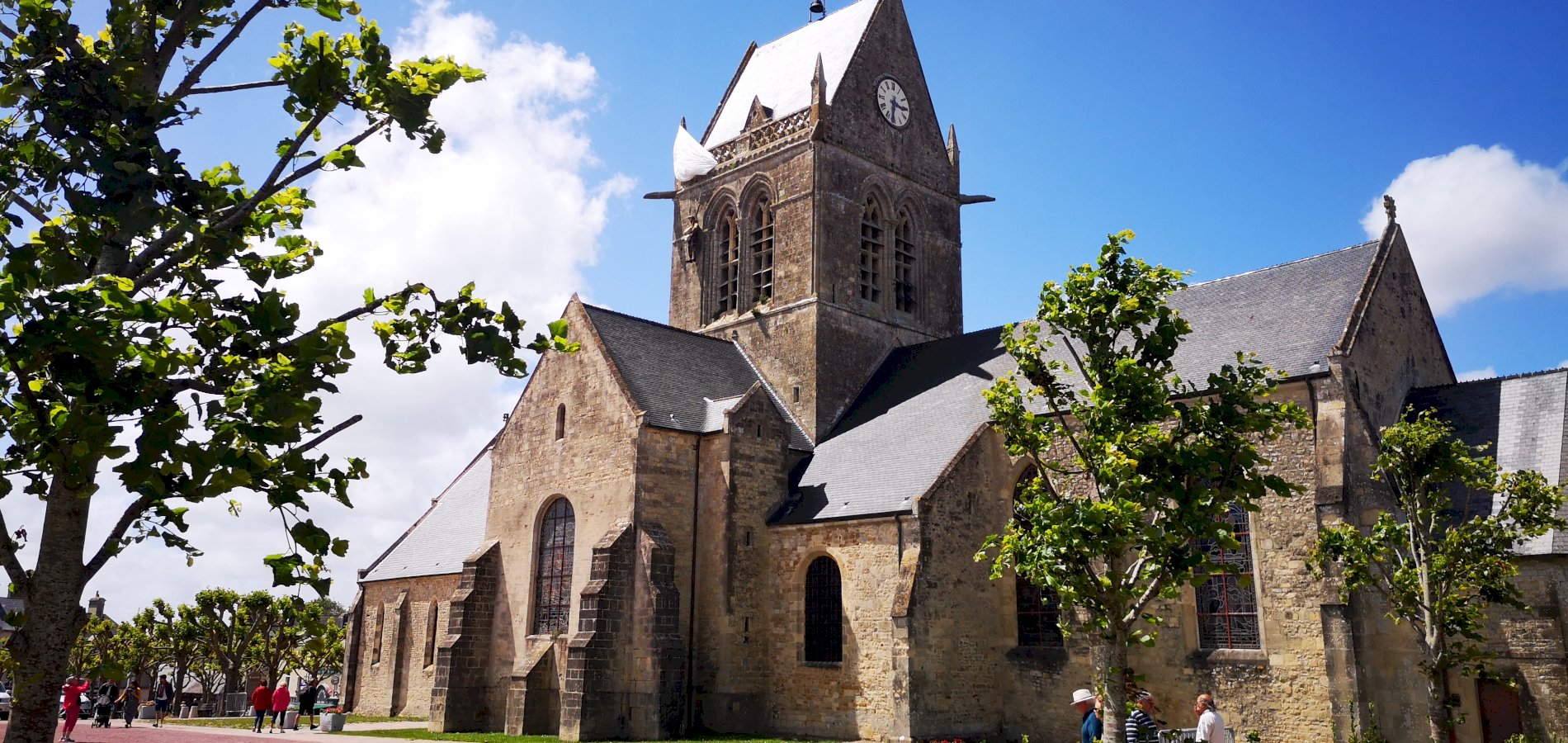 Ophorus Tours - D-Day Tour: Utah & Omaha Beaches, Ste Mère Eglise, Pointe du Hoc & US Cemetery