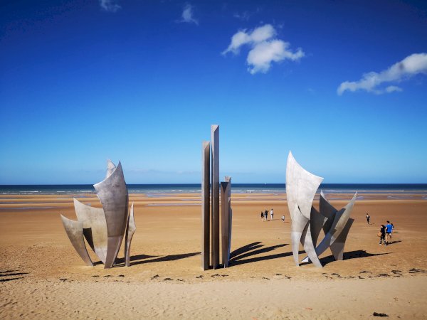 Ophorus Tours - D-Day Tour: Utah & Omaha Beaches, Ste Mère Eglise, Pointe du Hoc & US Cemetery