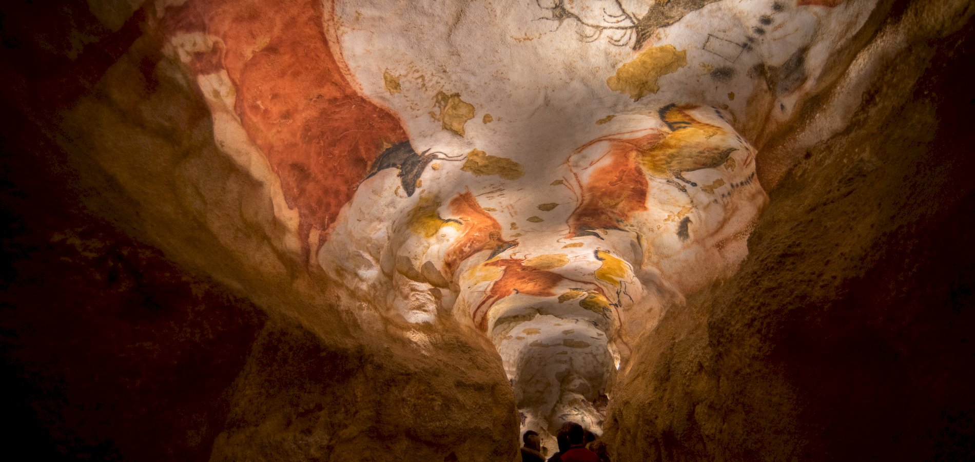 Ophorus Tours - Lascaux IV International Center : A Glimpse into Prehistoric Cave Art