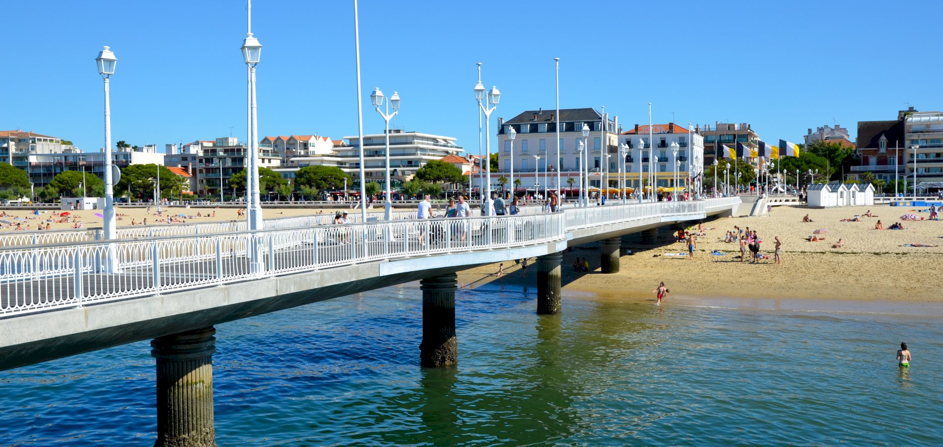 Ophorus Tours - Explore Arcachon Bay: Private Transfer from Bordeaux