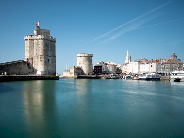 Ophorus Tours - Bordeaux to La Rochelle: Relaxing Private Transfer