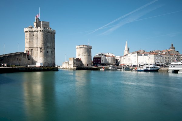 Ophorus Tours - Bordeaux to La Rochelle: Relaxing Private Transfer