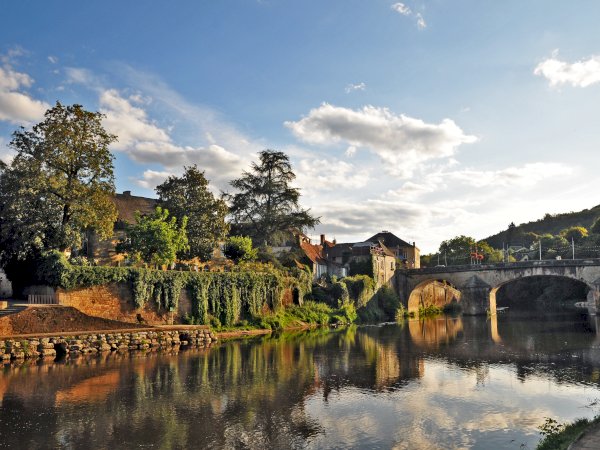 Ophorus Tours - Discover Dordogne: Private Sightseeing Transfer from Bordeaux to Sarlat