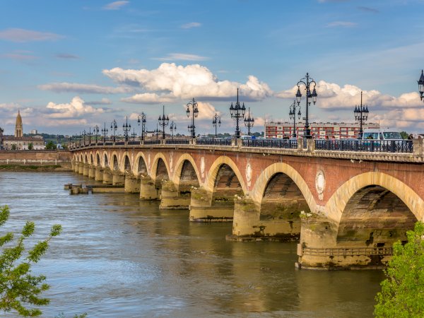 Ophorus Tours - Saint Emilion Private Transfer to Bordeaux