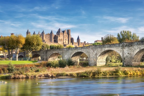 Ophorus Tours - Sarlat la Canéda Private Sightseeing Transfer to Avignon 