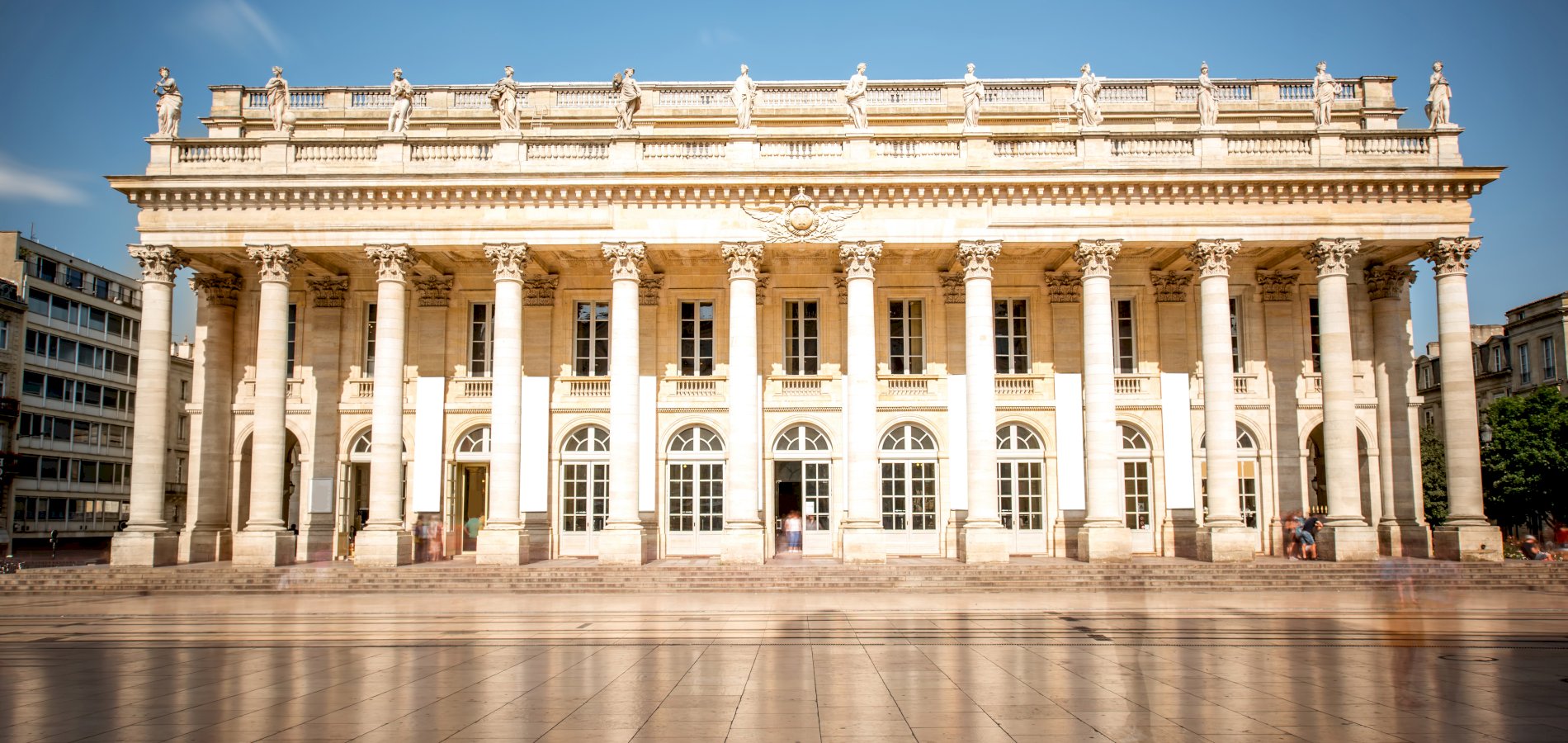 Ophorus Tours - Sarlat la Canéda Private Sightseeing Transfer to Bordeaux