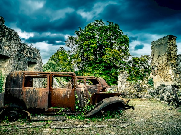 Ophorus Tours - Sarlat Private Sightseeing Transfer to Tours Loire Valley