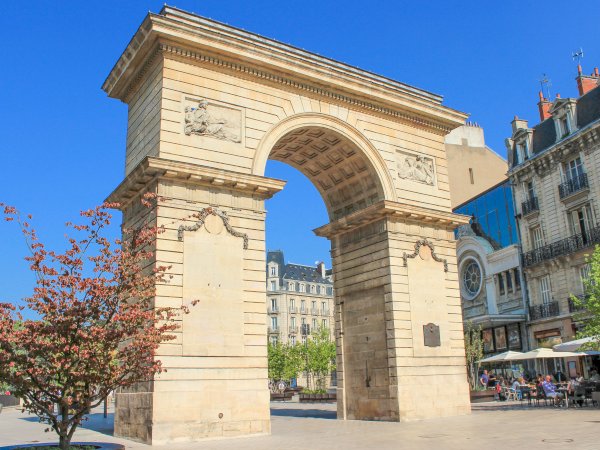 Ophorus Tours - Explore Eastern France in Style: Private Transfer Strasbourg to Dijon