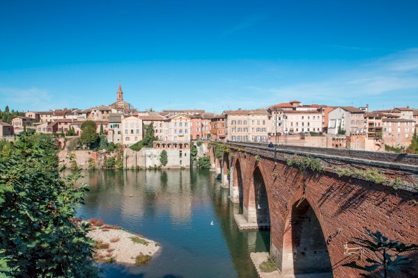 Ophorus Tours - From Toulouse to Albi Private Transfer