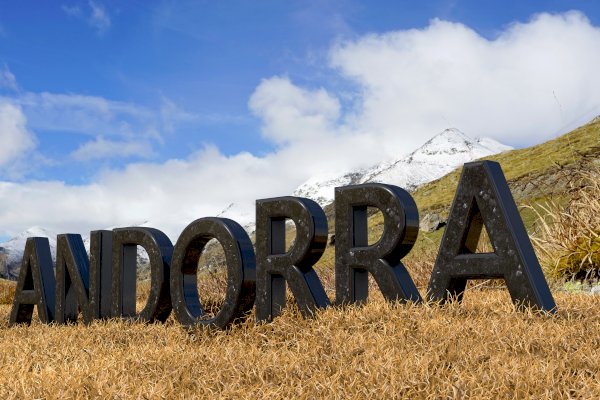 Ophorus Tours - From Toulouse to Andorra La Vella Private Transfer