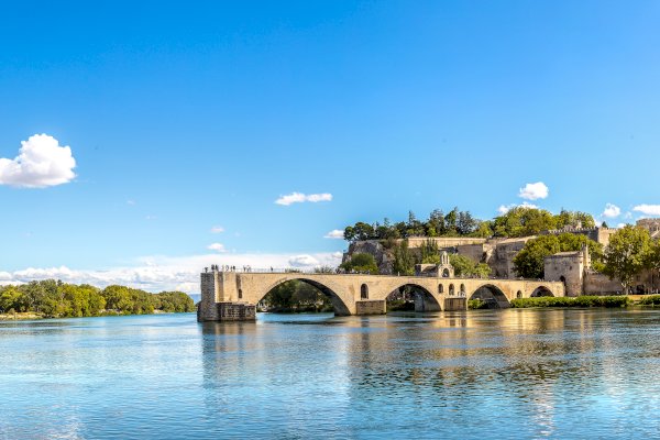 Ophorus Tours - From Toulouse to Avignon Private Transfer