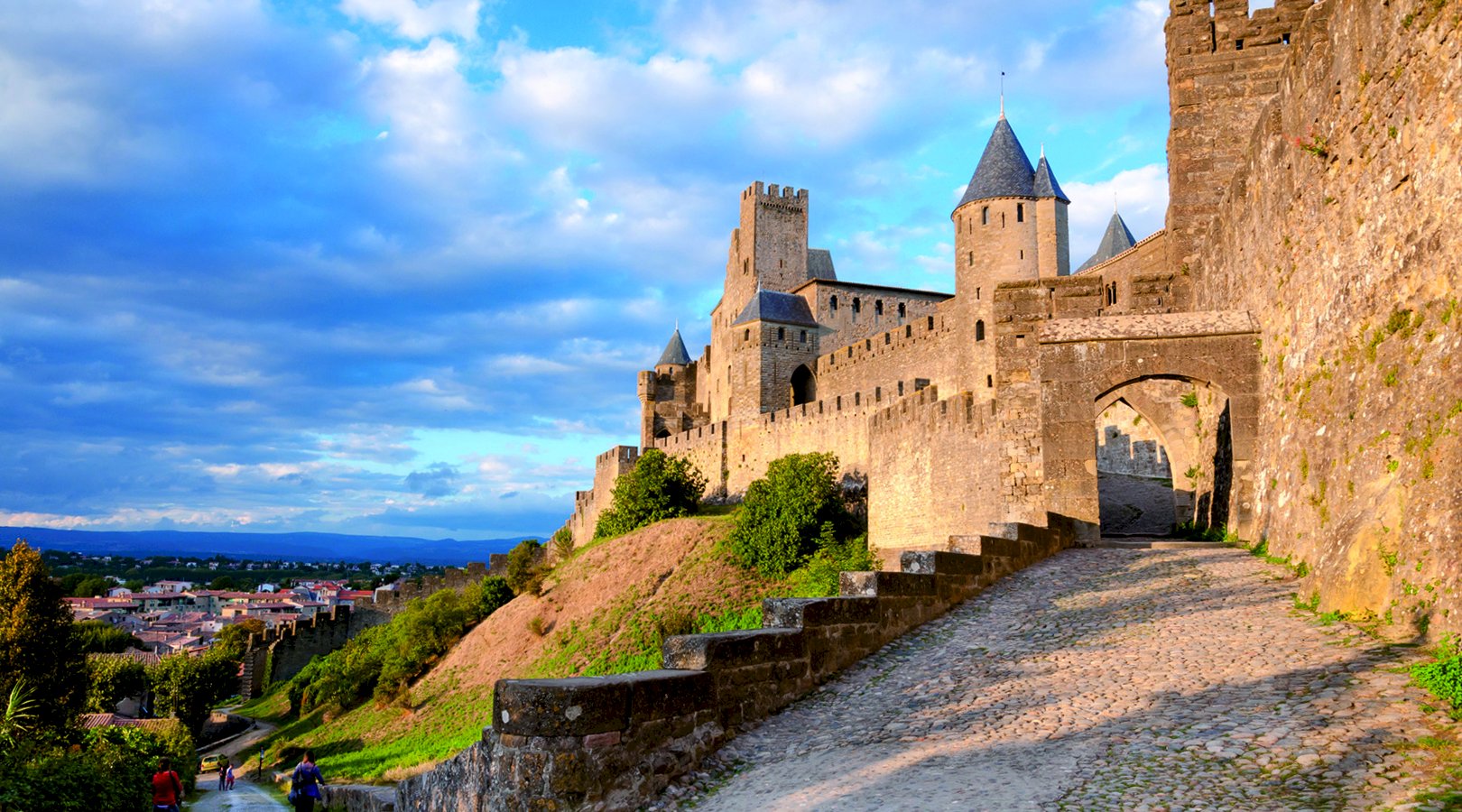 Ophorus Tours - From Toulouse to Barcelona Private Sightseeing Transfer