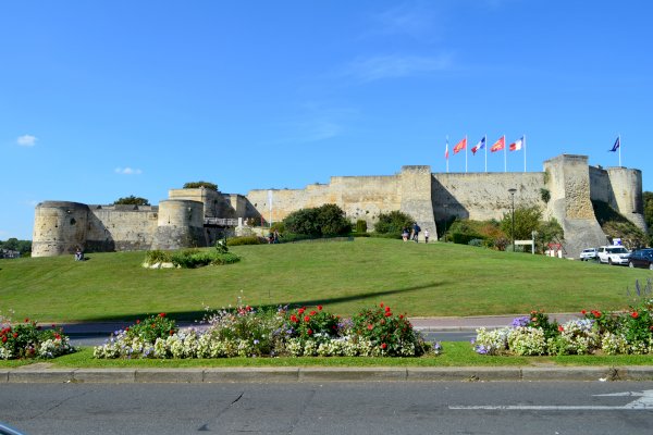 Ophorus Tours - From Bayeux to Visit Bayeux, Tapestry Museum & Caen tour private