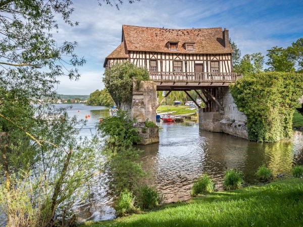 Ophorus Tours - Paris Private Sightseeing Transfer to Bayeux