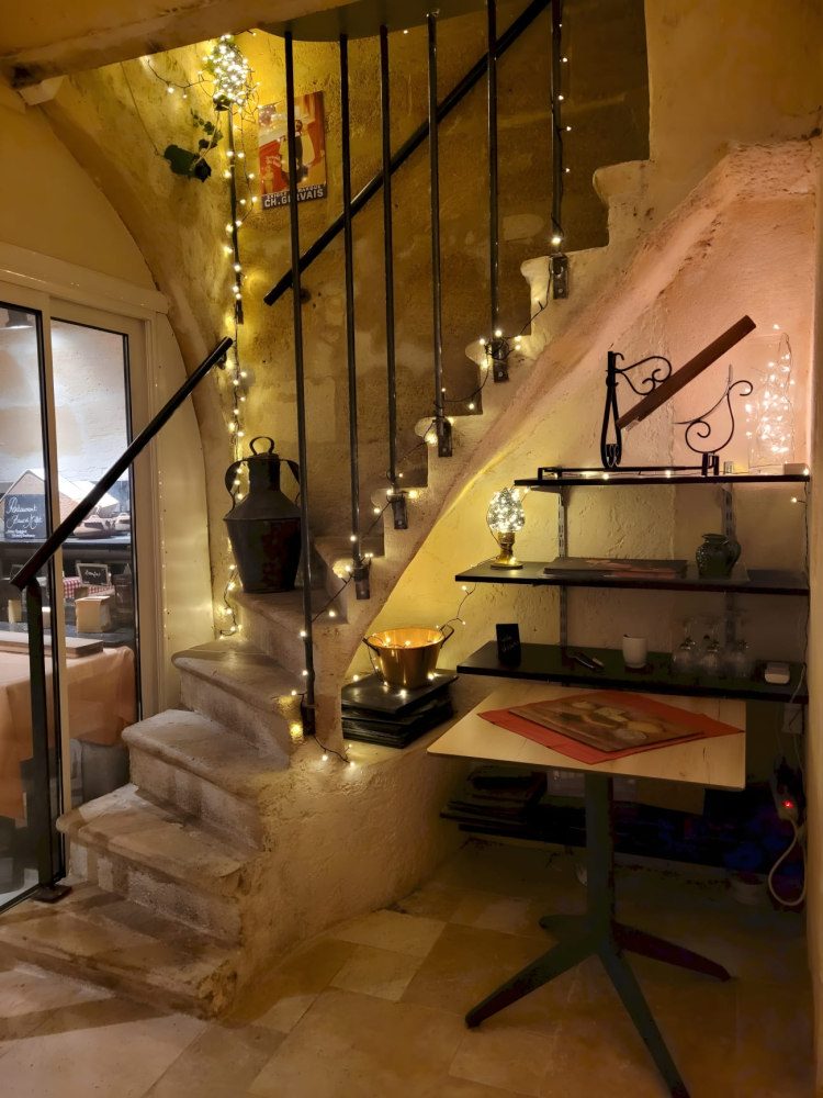 Ophorus Tours - Bordeaux Gourmet Experience : A Journey Through French Cheeses & Wines
