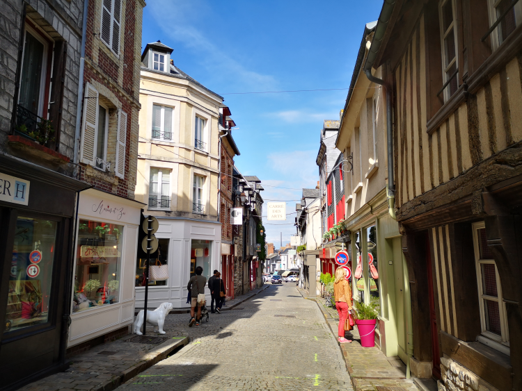 Ophorus Tours - Honfleur Shore Trip: Explore Giverny Gardens & Honfleur with a Guide