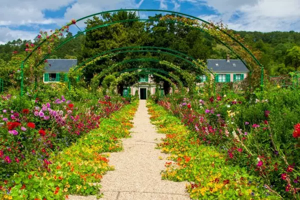 Giverny and Monet’s Garden Half-day trip from Paris in a Small-Group