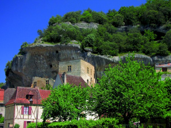 Ophorus Tours - From Trémolat to Prehistory Museum, Lascaux IV & Rouffignac Cave tour private
