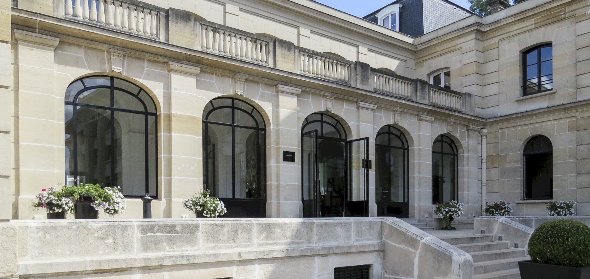 Ophorus Tours - Epernay Bubbles: Private Champagne Houses & Tastings