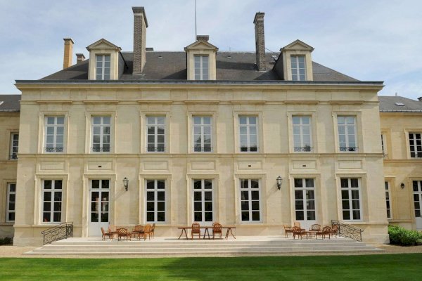 Ophorus Tours - Art & Bubbles: Private Reims & Champagne Tour from Epernay