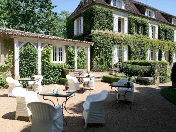 Ophorus Tours - OUR 4* HOTEL SUGGESTION IN TRÉMOLAT
