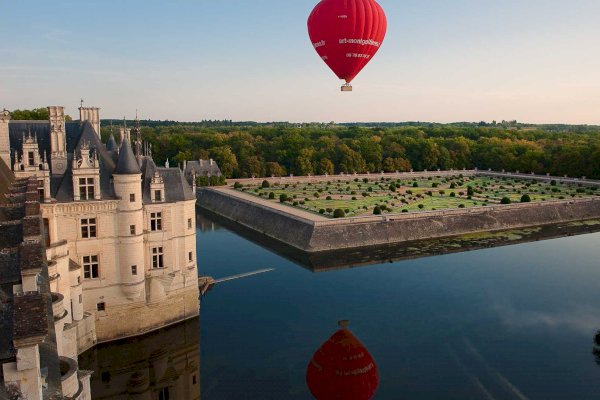 Ophorus Tours - Loire Valley Château Shared Hot Air Balloon Flight