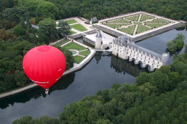 Ophorus Tours - Loire Valley Château Private VIP Hot Air Balloon Flight