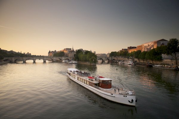 Ophorus Tours - Luxury Seine River Cruise & Fine Dining in Paris France 