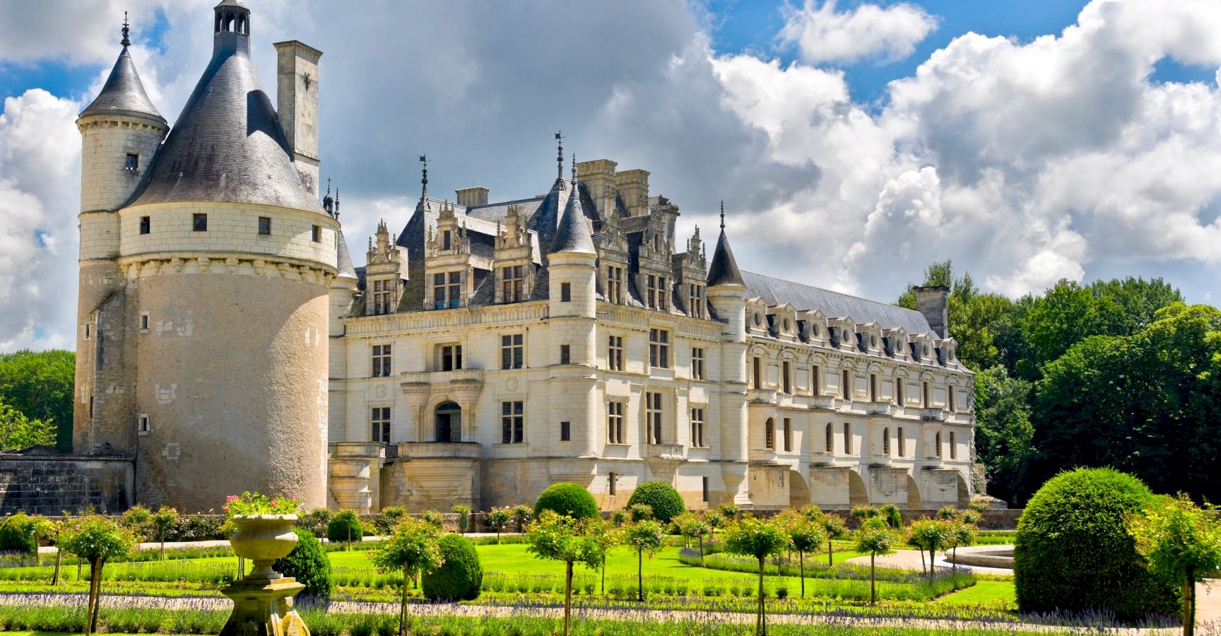 Ophorus Tours - 4-Day Small Group Tours Loire Valley Package - 4* Hotel