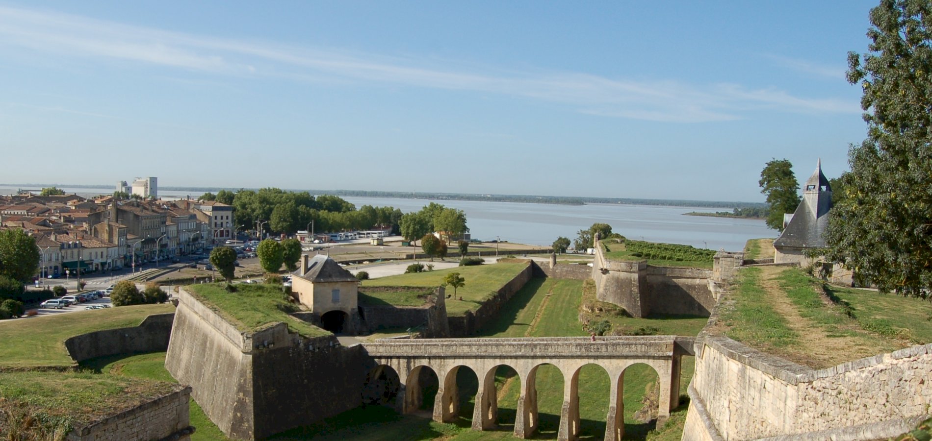 Ophorus Tours - La Rochelle Cruise Excursion Bordeaux Wine Tour