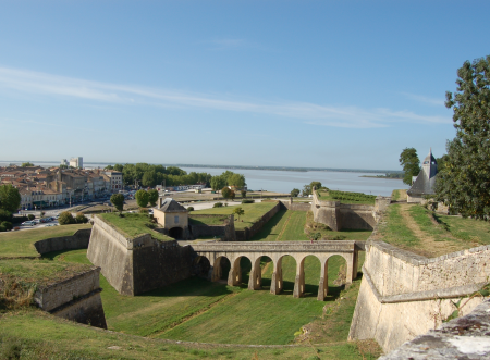 Ophorus Tours - La Rochelle Cruise Excursion Bordeaux Wine Tour