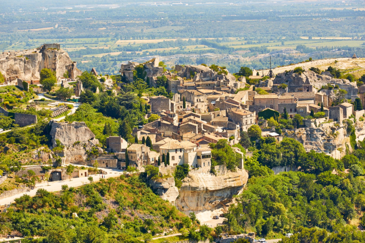 Ophorus Tours - Arles, Saint Rémy & Les Baux : A Cultural Tour in Provence