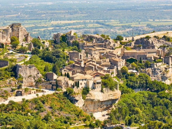 Ophorus Tours - Arles, Saint Rémy & Les Baux : A Cultural Tour in Provence
