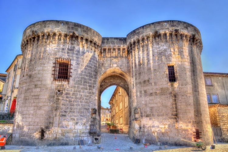 Ophorus Tours - La Rochelle Cruise Excursion to Cognac Distilleries
