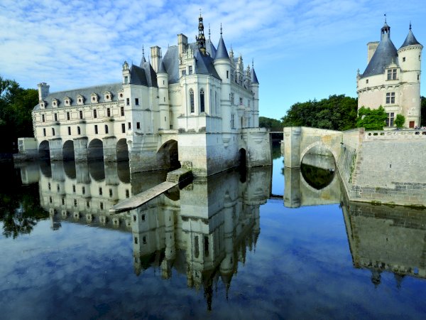 Ophorus Tours - Chenonceau Castle: Exploring Renaissance Elegance from Tours