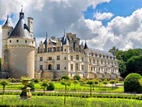 Ophorus Tours - Chenonceau Castle: Exploring Renaissance Elegance from Tours