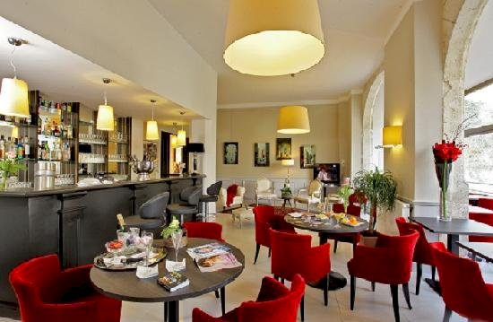Ophorus Tours - Hotel Quality Suite (Bordeaux) - Hotel Le Renoir (Sarlat) - or similar