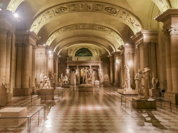Ophorus Tours - Private Louvre Museum Guided Tour in English