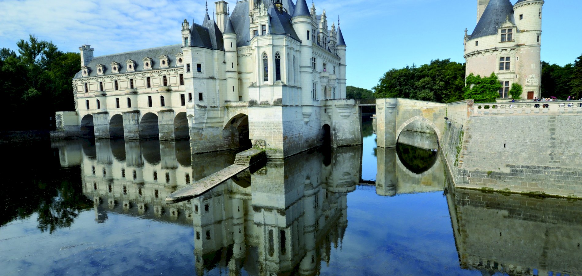 Ophorus Tours - 10-Day Small Group Normandy, Loire Valley & Bordeaux Package - 4* Hotel