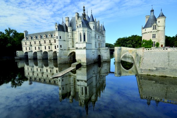 Ophorus Tours - 10-Day Small Group Normandy, Loire Valley & Bordeaux Package - 4* Hotel