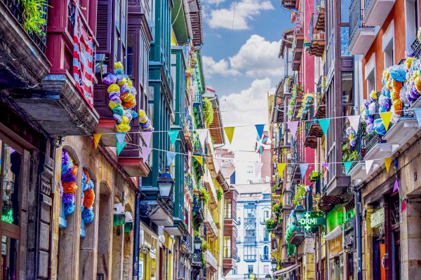 Ophorus Tours - 7-Day Private Bordeaux to San Sebastian Package - 4* Hotel