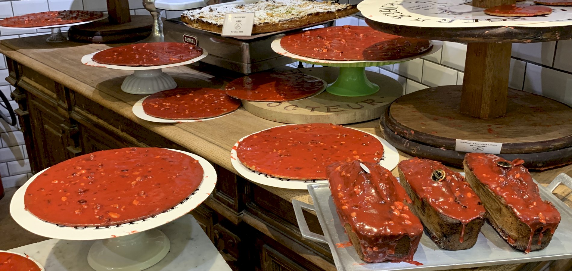 Ophorus Tours - Taste of Lyon: Shared Food Tour at Les Halles de Lyon Paul Bocuse