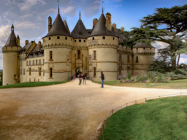 Ophorus Tours - Chaumont & Chambord Castles Visit : A Private Tale of Majesty and History