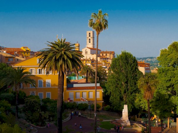 Ophorus Tours - Explore Grasse, Gourdon & St Paul de Vence: Private Tour from Cannes