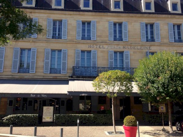 Ophorus Tours - Hotel de Sèze (Bordeaux) - Hotel Plaza Madeleine & Spa (Sarlat) - or similar