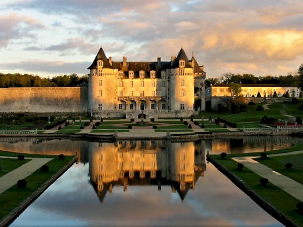 Ophorus Tours - La Rochelle Cruise Excursion to Chateau de la Roche Courbon