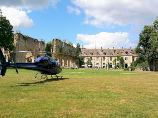 Ophorus Tours - Paris Helicopter Tour to Champagne Wine Region including Lunch