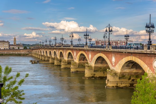 Ophorus Tours - From Pauillac Cruise Port to Visit Bordeaux Private Shore Excursion 